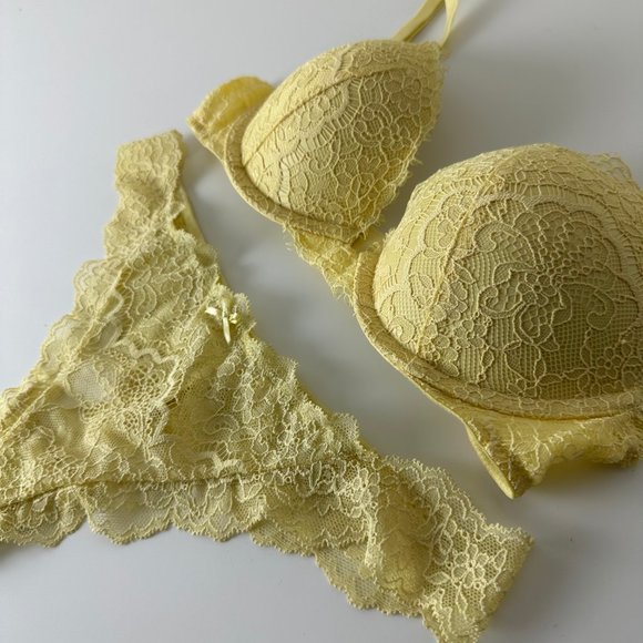 Victoria's Secret Yellow Lace Push Up Bra + Panty Set - Picture 2 of 4